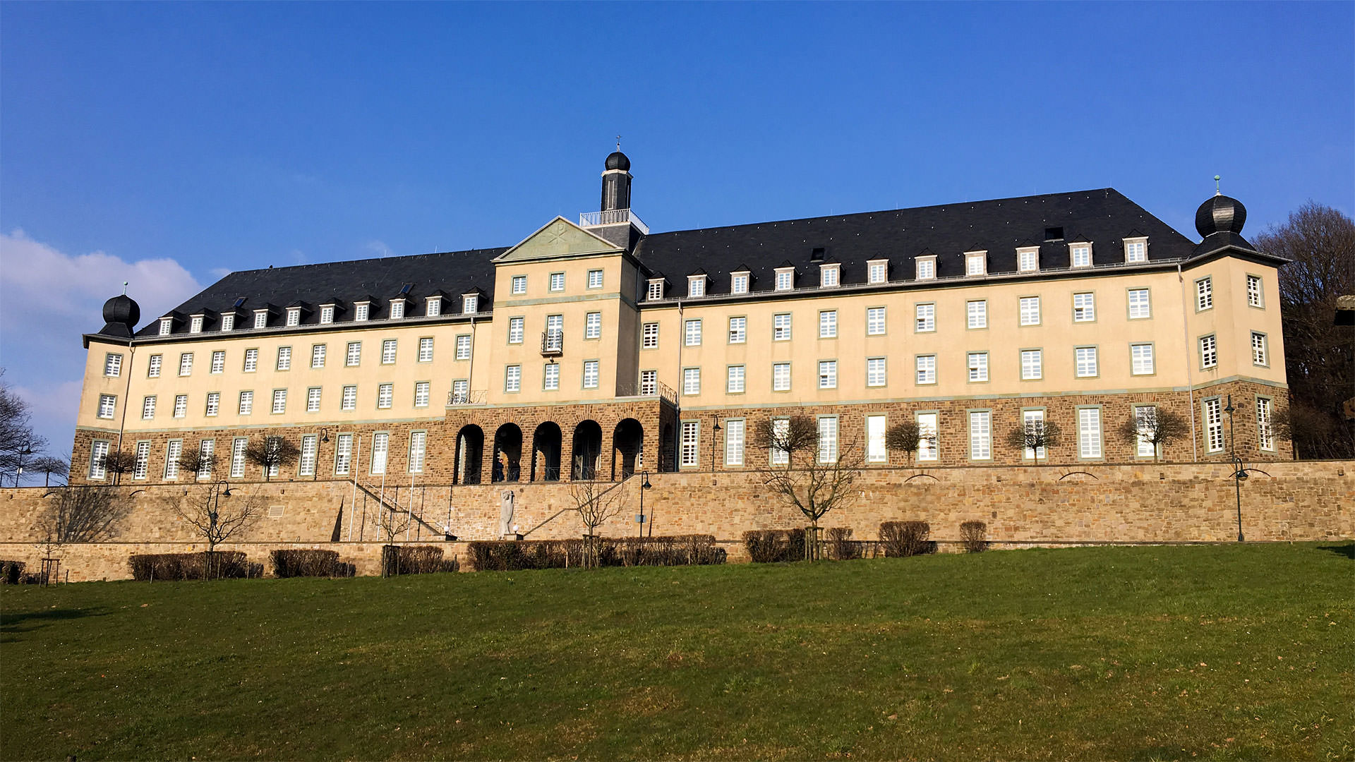 Kardinal-Schulte-Haus in Bensberg